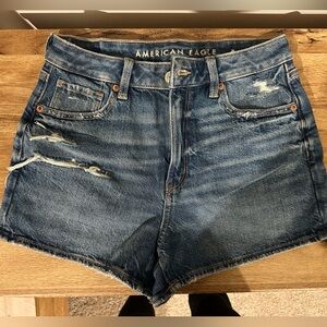 AE Strigid Mom Short